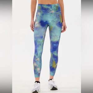 ALRN 7/8 PERFORATED TIGHT. Size xs.